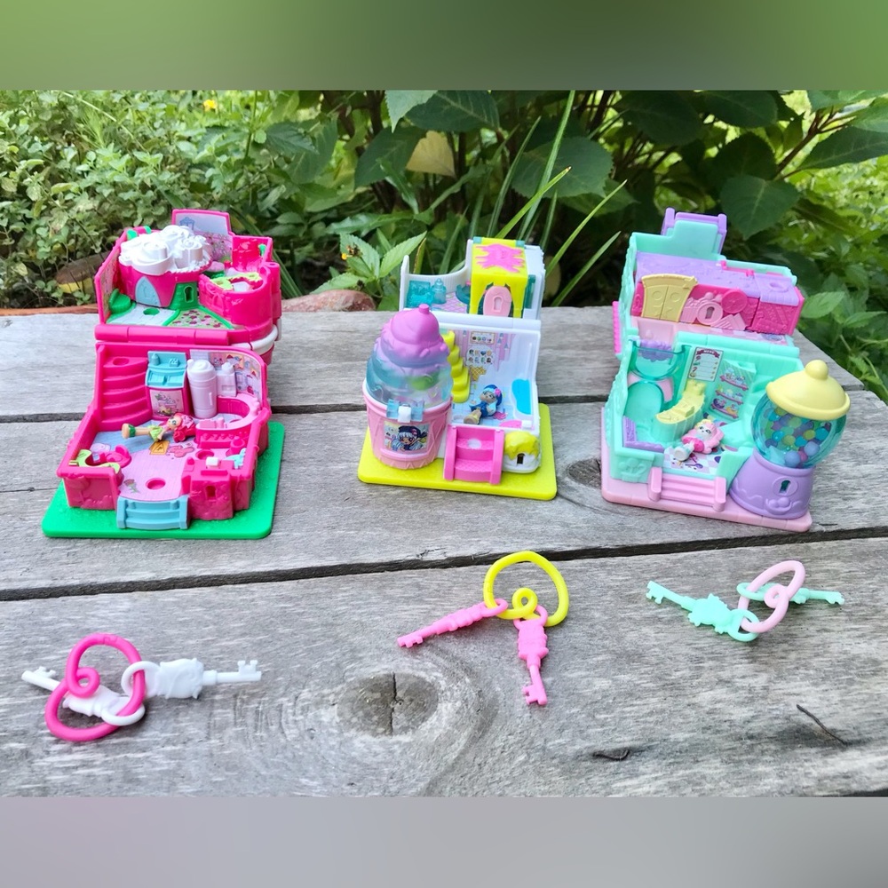 3 SHOPKINS Lil Secrets Tiny Doll House Playset Keys To Open Polly Pocket Size